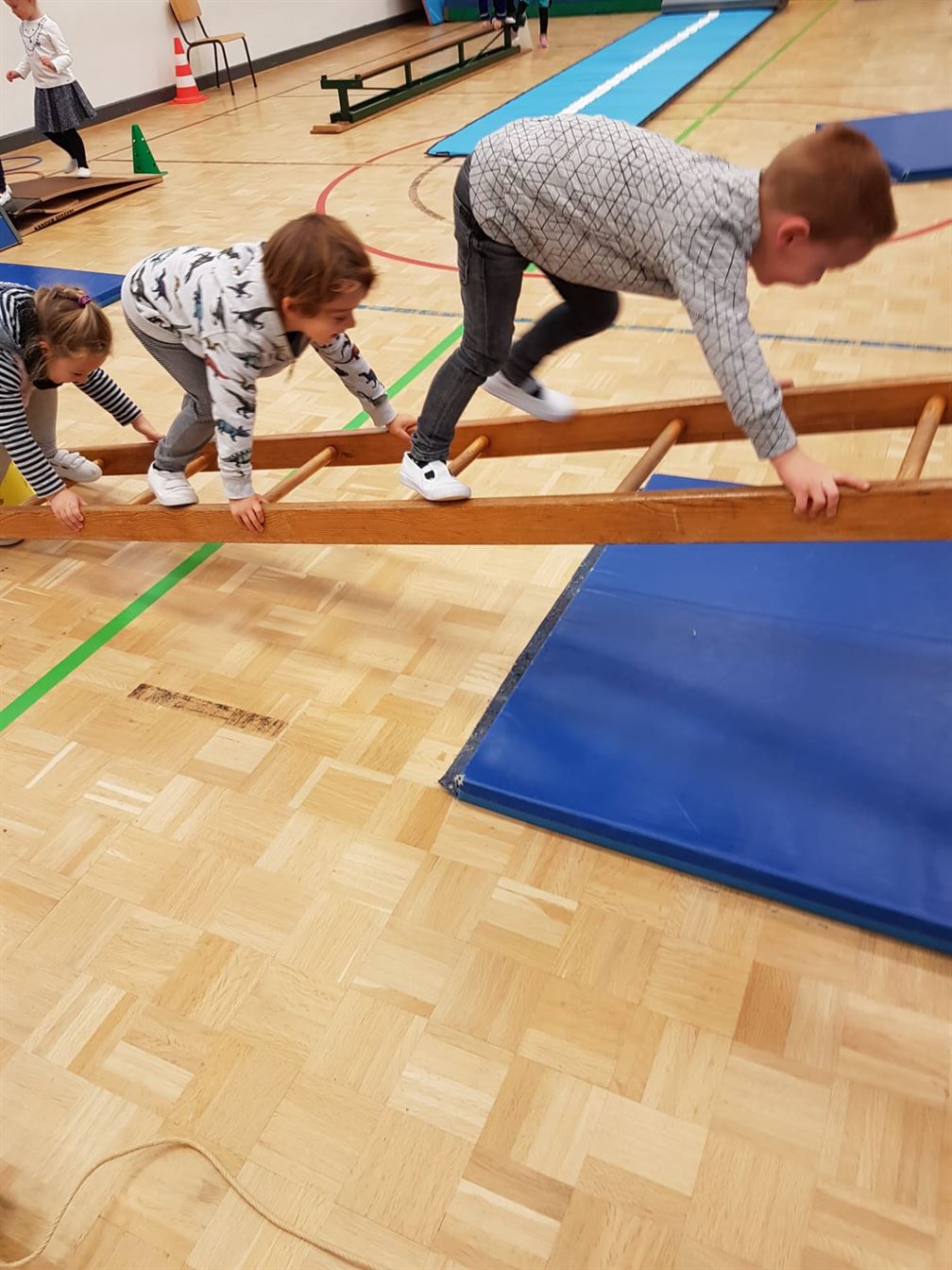 Pietenparcours in de les bewegingsopvoeding (kleuters centrum)