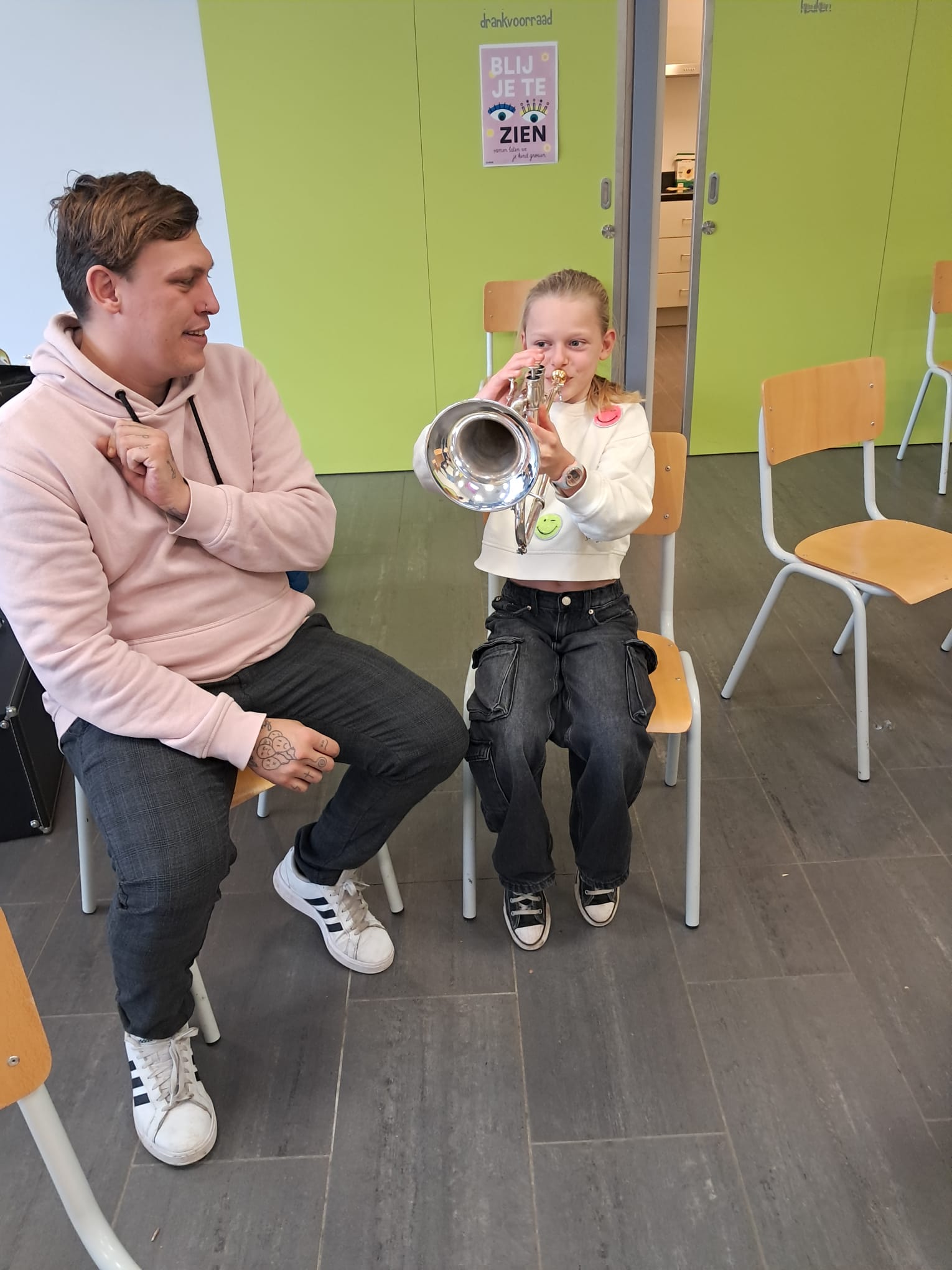 Muziek met juf Anouk in 4LA